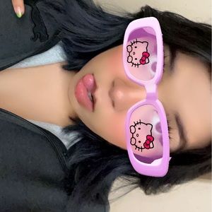 Meet your Posher, Maya